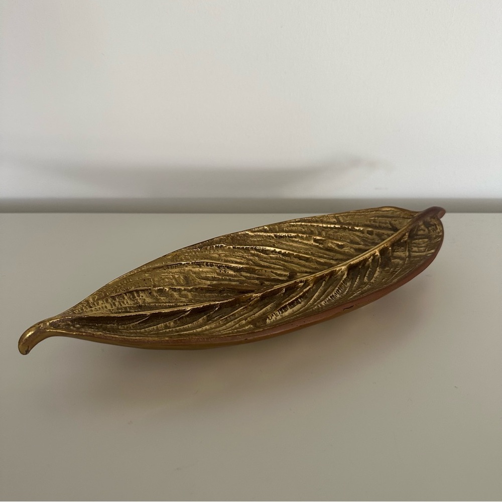 Vintage 1940s Virginia Metalcrafters Brass Calathea Leaf Dish Tray 10.5"l - Picture 2 of 8